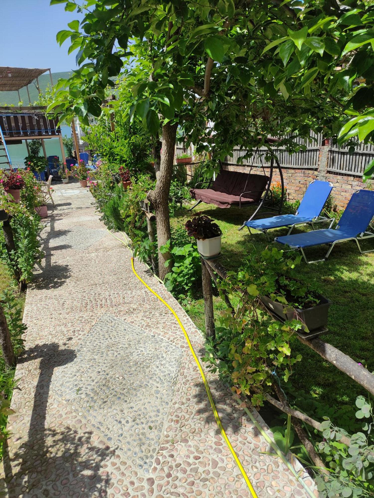 Erda Lakeside Guesthouse Lini Exterior foto