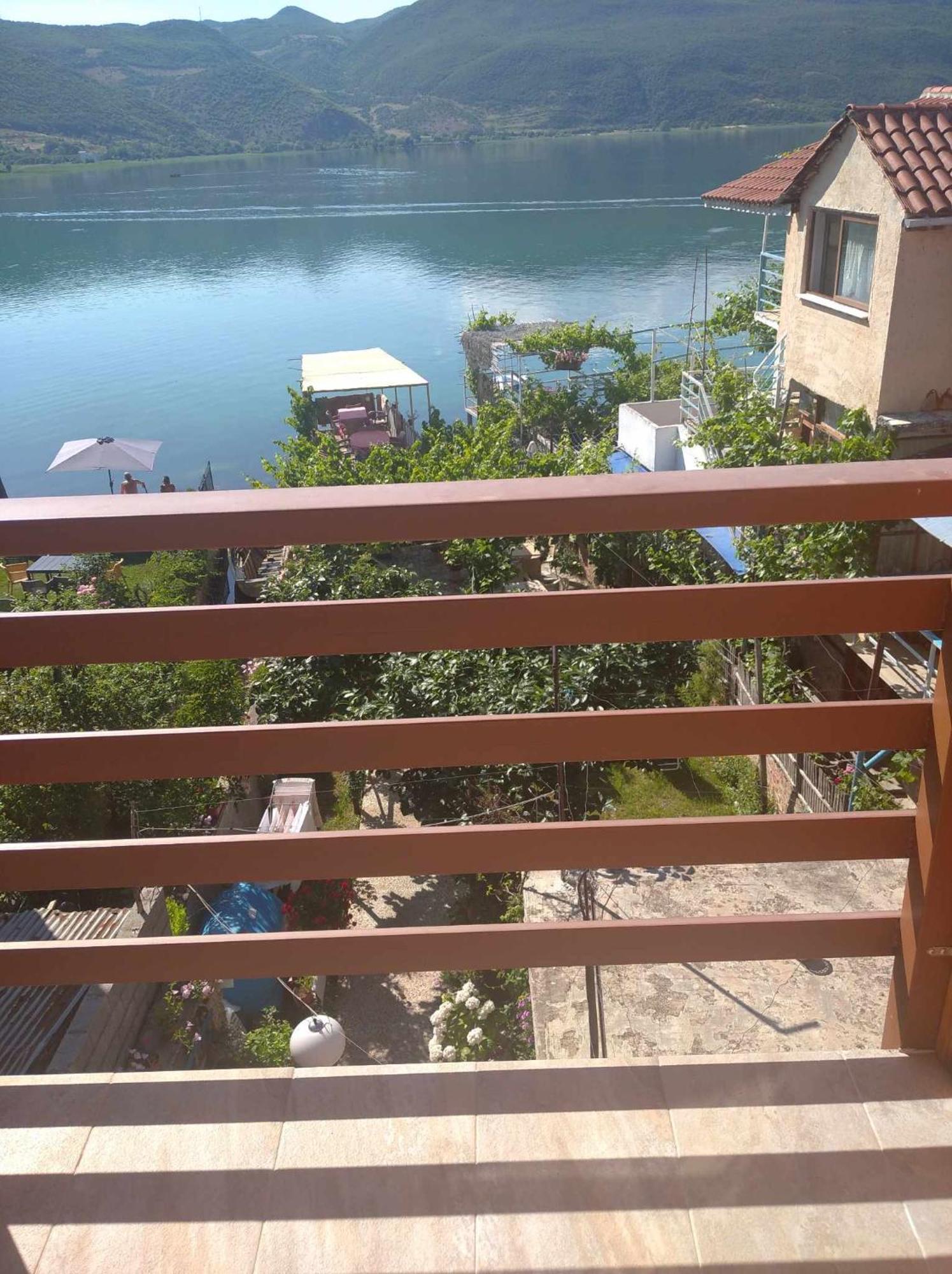 Erda Lakeside Guesthouse Lini Habitación foto