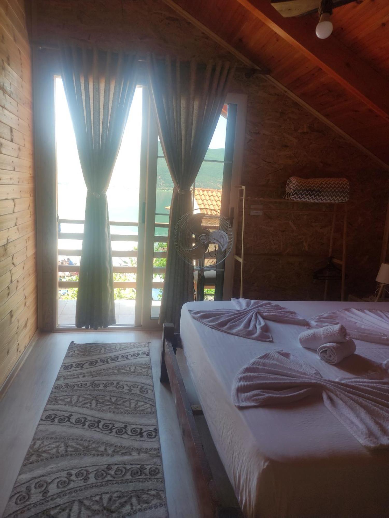 Erda Lakeside Guesthouse Lini Habitación foto
