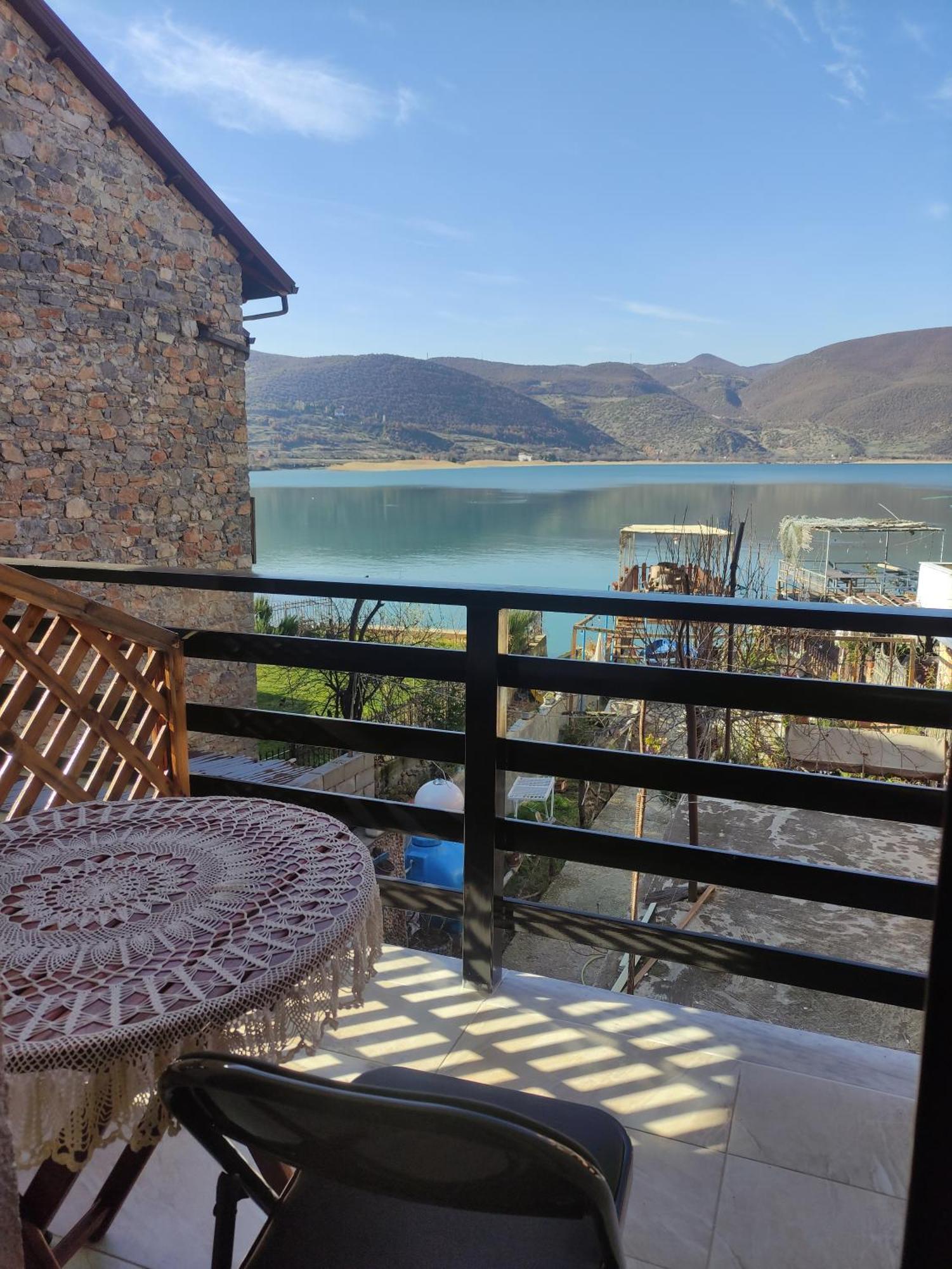 Erda Lakeside Guesthouse Lini Exterior foto