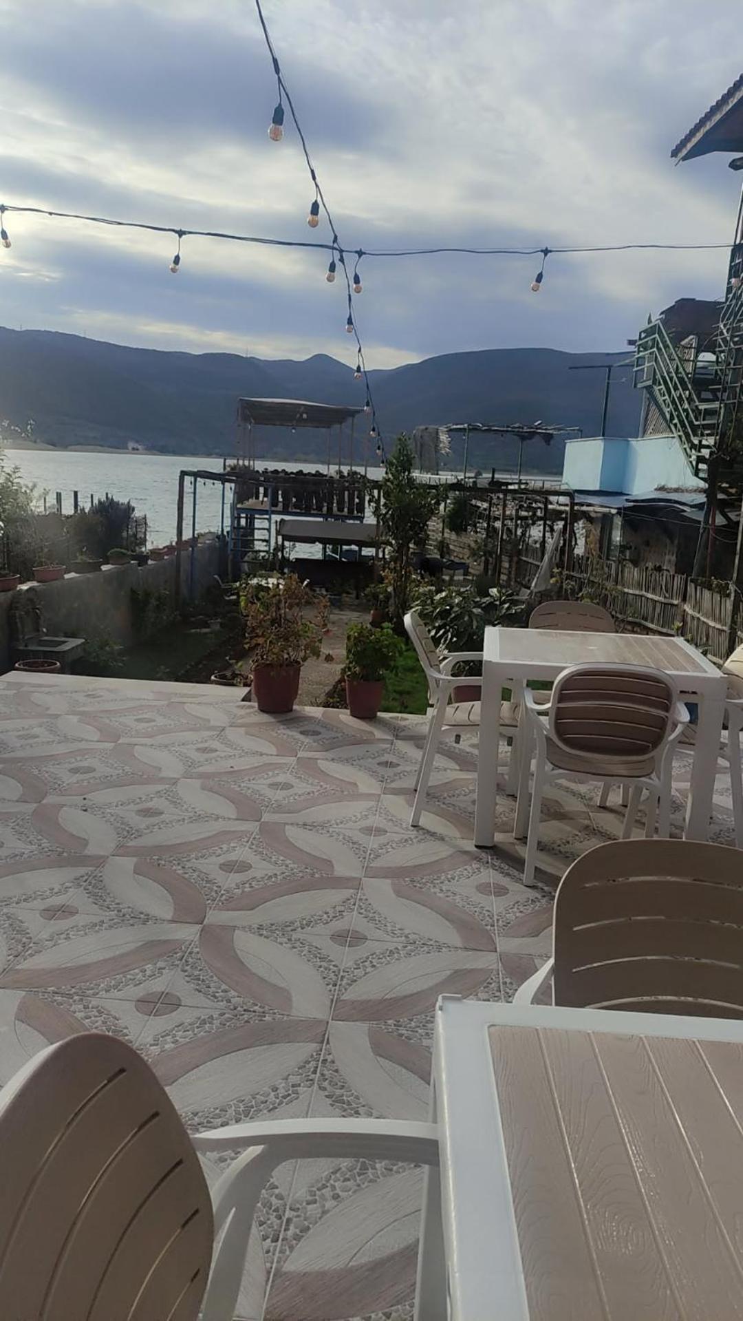 Erda Lakeside Guesthouse Lini Exterior foto