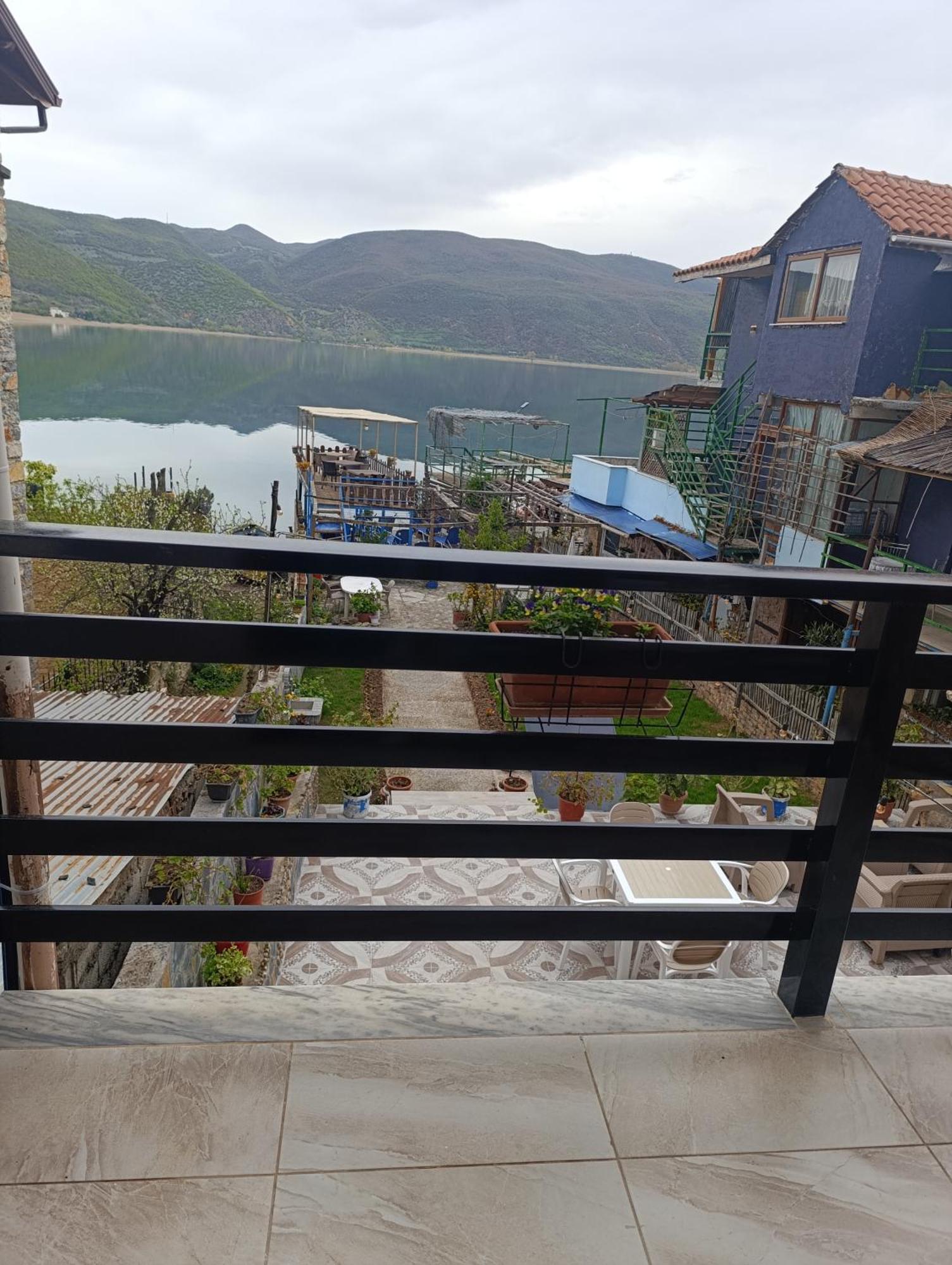 Erda Lakeside Guesthouse Lini Habitación foto